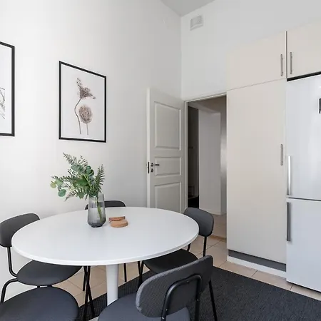 Historical 3br Downtown With Sauna