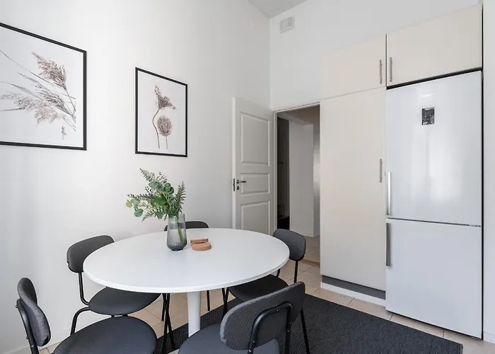 Historical 3br Downtown With Sauna